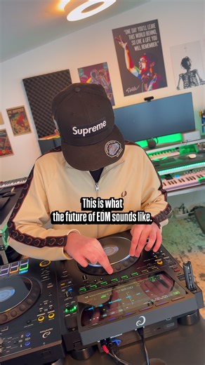 First drop of 2026! 🚀 I’m on a mission to reshape the Tech House game. 🏗️ As a Mashup creator and Time Architect, my goal is to blend nostalgic vibes with modern Rave energy. ⏳ Creating these Originals demands insane Creativity and hours in the studio, but I will make it. Join the NextGen movement—we are changing DJ culture forever. Trust the process. 🎹 Full song to download in the link in the comment #dj #djlife #mashup #techhouse @alphatheta_emea @fredperryofficial