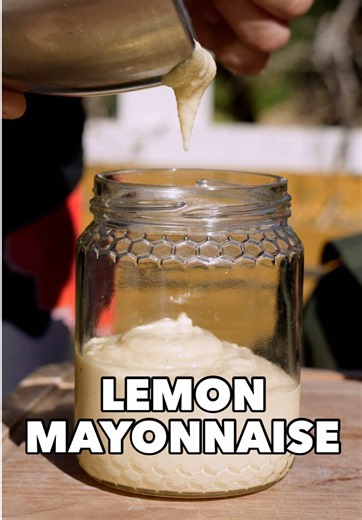 Make your own Lemon Mayonnaise 🍋🔥 Full Recipe below ⬇️ This homemade lemon mayo is made with boiled eggs, which makes it safer than traditional raw-egg mayonnaise, while still being creamy, fresh, and full of flavour. Bright lemon notes, smooth texture, and simple ingredients you can trust. Ingredients 2 boiled eggs Juice of 1 lemon or fermented Lemons Quality olive oil 1 tablespoon honey Half a teaspoon salt A small pinch of nutmeg 1 teaspoon vinegar Method Slice the lemon in half and gently 