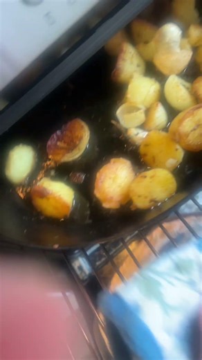 Clumsy chef fail #cooking #cookingfail #cookingfails #kitchentips #kitchenhacks #memes