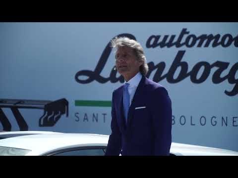 Lamborghini Countach LPI 800-4 Press Conference