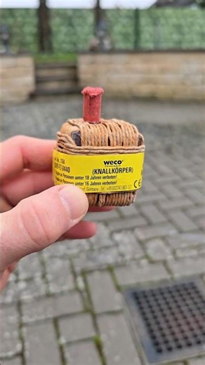 Kubi Böller from Lidl | How to properly light New Year's Eve firecrackers? | Dice firecracker #sh...