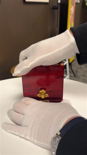 Goldin on Instagram: "HISTORIC MOMENT. HISTORIC BASEBALL! ⚾️🙌 3 HRs. 10Ks. This is the actual baseball from Shohei Ohtani’s 3rd home run during the Greatest Single Game Performance EVER on Oct. 17, 2025! Own the legend by bidding in our special Auction at goldin.com!"