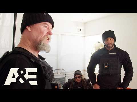 Snakes Enter the Squatter Standoff | Squatters | A&E