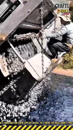 Road Construction Crew: Dump Truck Spreading Road Gravel #dailywork #work #process #RoadConstruction