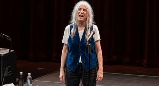 American Music Honors Night Completely Spirals Into Legendary Chaos — Bruce Springsteen, The Doors’ John Densmore & Stevie Van Zandt Ignite a Historic Stage Collision as Patti Smith, Public Enemy & Dr. Dre Turn the Theatre Into a Once-in-a-Lifetime Musical Explosion! Three hours. No rules. Pure chaos. At the Pollak Theatre, Bruce Springsteen turned American Music Honors into an explosive live spectacle—calling out Joe Walsh from the crowd before storming the stage with Stevie Van Zandt and John 