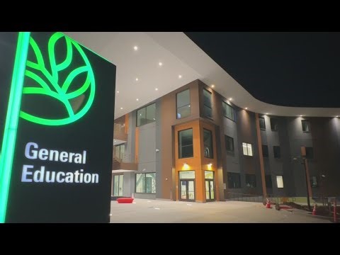 Surge in community college enrollment reflects uncertainty about layoffs, AI impact