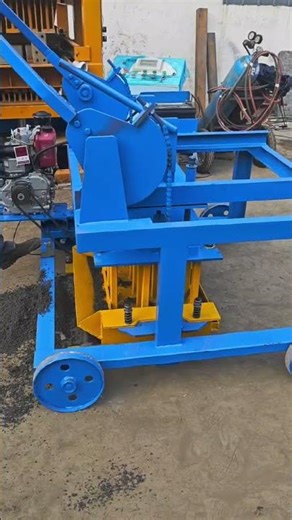 Moving concrete block machine making rectangle interlocking paver bricks no need electricity