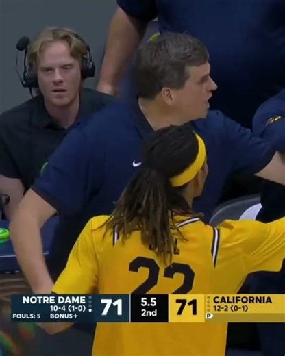 Notre Dame lost on a four-point play 😳