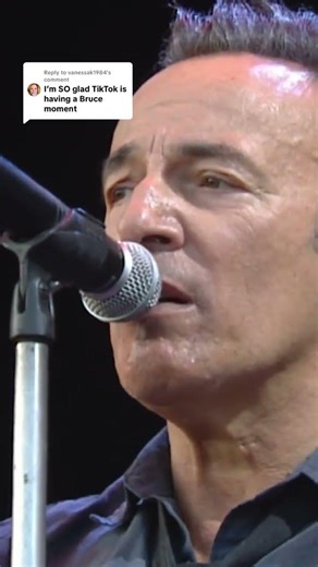 Replying to Bruce is just so mesmerizing #brucespringsteen #concert #livemusic #imonf #boss #bruce