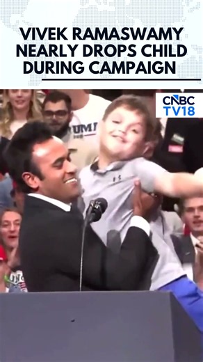 “I’m Going To Pick You Up”: Vivek Ramaswamy’s Awkward Campaign Moment | N18G