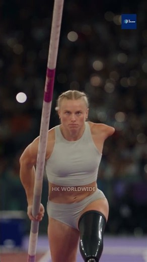 How She Clears The Pole Vault At Full Speed