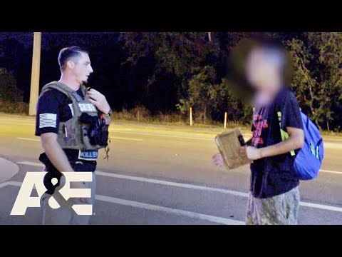 Live PD: Police Patrol – Officers Make Contact With Suspected Solicitor on Roadway | A&E