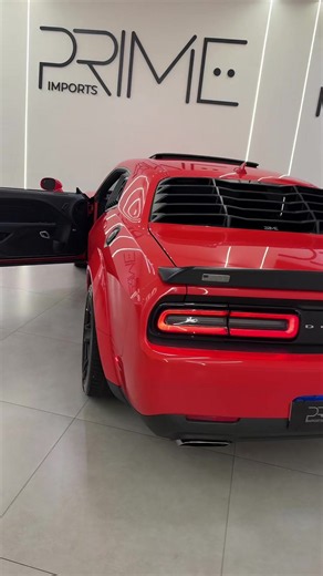 Dodge Challenger Scat Pack: The Ultimate Muscle Car Challenge 🐝