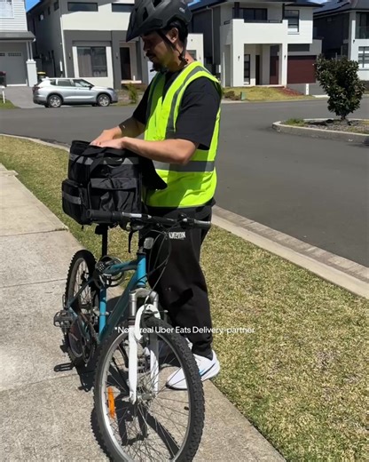 Cash out daily or even instantly delivering with Uber Eats. You can choose to deliver by car, bike, e-bike, or motorbike. Sign up now and start earning. | Uber Eats
