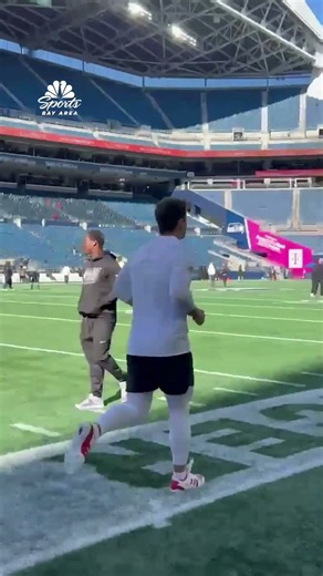 QB1 taking the field for warm ups 🔥 | NBC Sports Bay Area