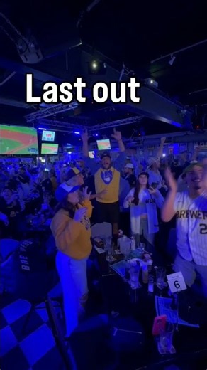 Final outs of Brewers championship season