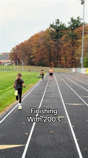 Ended today’s workout with 200s!!! #running #runnergirl #runninglife #family #training