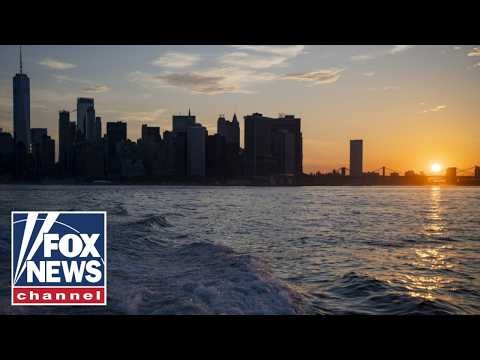 WATCH LIVE: NYC high-rise building feared to be on verge of collapse