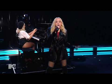 (VIDEO) Taylor Swift and Madonna Share Off-Stage Embrace at 2026 VMAs, 11 Years After Performing Together