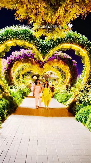 🎨🌷 Nature Meets Design in Dubai’s Floral Showcase | 4K Walk #Dubai #trending #explore #flowers