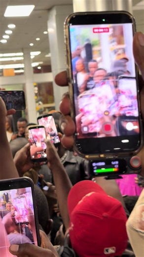Happening Now: Diamond Platnumz live in Uganda ahead of his Retro Tour Concert at Lugogo Cricket Oval #diamondplatnumz #diamondplatnumzliveinuganda #diamondplatnumzugandaconcert #diamondplatnumzugandaretrotour #bricepromotionz