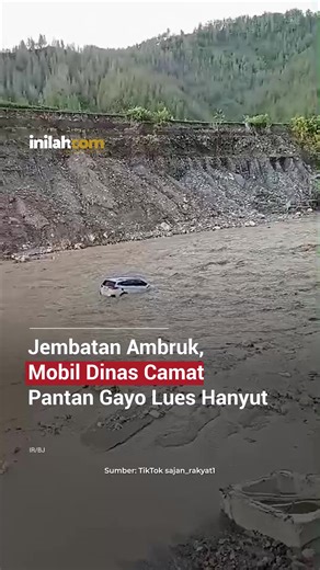 Mobil Dinas Camat Pantan Cuaca Terhanyut di Aceh