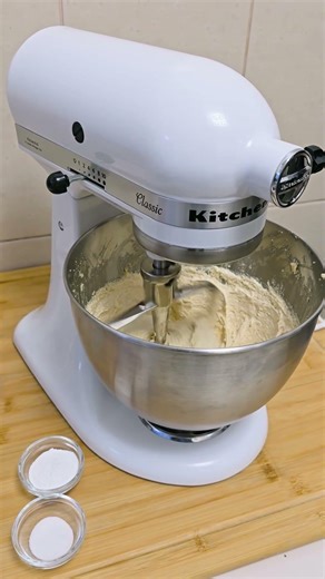 KitchenAid Classic Mixer 2025 Review 🖤 | #1 Stand Mixer in the World? Worth It or Not?