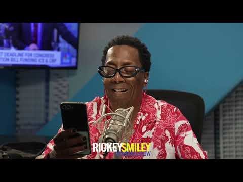 What Tina Knowles Thinks About Solange Shaving Her Hair