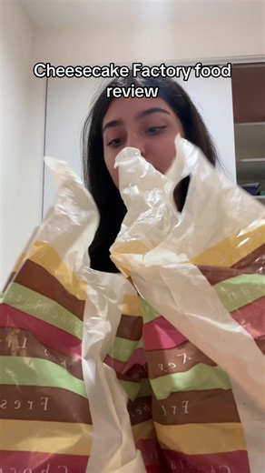 Cheesecake factory food review, Cheesecake Factory food ideas, Cheesecake Factory best dishes, Cheesecake Factory must haves, Cheesecake Factory pasta #cheesecakefactory #cheesecake #food #restaurant #tiktokfood