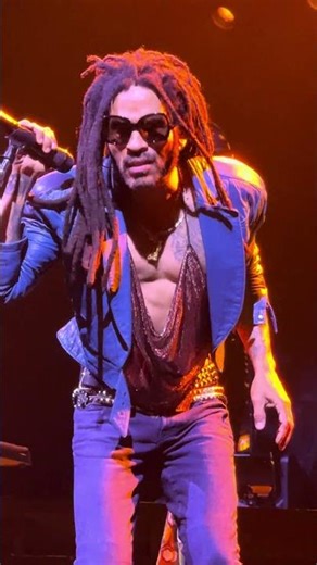 👕🎸 Lenny Kravitz Still Has That Pull Women Feel Before They Even Realize They’re Looking