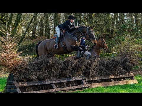 Hunting on Ladies Day with Readyfield Bloodhounds ft Phoebe Scholtens