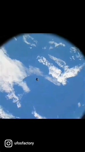 5 Times Aliens UFO's Caught On Camera !! Alien Spotted In Real Life Join group watch more Mysterious Aliens & UFO Disclosure ✔ | Mysterious And Discovery