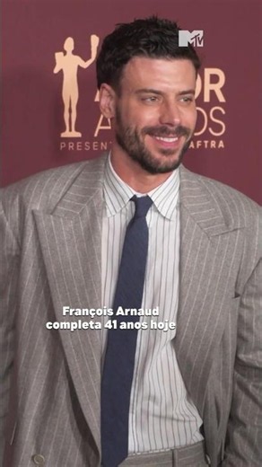 François Arnaud completa 41 anos hoje | #MTVNews