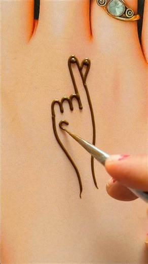 Minimal "S"Letter Heart Tattoo 💗🌿😯That Everyone Loves❤️simple back hand mehndidesign letest design