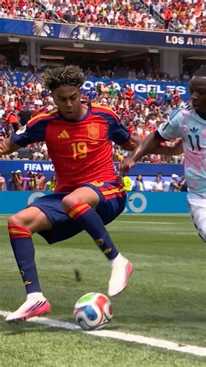 Lamine Yamal skills in LA. ✨🇪🇸#FIFAWorldCupOnYT