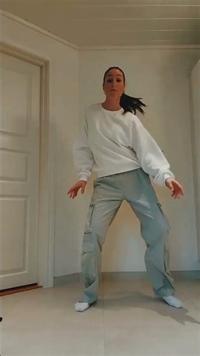 ALIEN SKIN - GUNO OMWAKA DANCE MOVES SHOWCASING