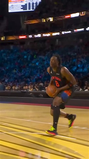 Even Ian Eagle couldn’t believe this pass from Karl-Anthony Towns in the Emirates NBA Cup Championship 🤯 The Knicks battle the Spurs again TONIGHT at 7:00pm/et on NBA TV! | NBA