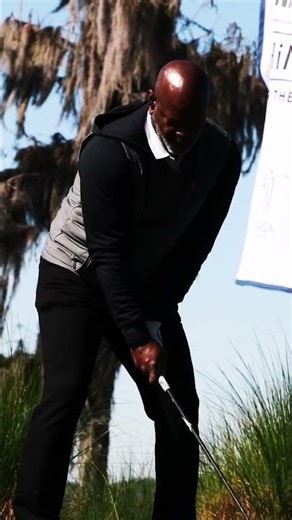 NFL Legend Emmitt Smith Shows Off His Golf Swing
