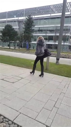 🎬 Catwalk Model! Well, at QVC, anyway!! Whilst I enjoyed the lights, I certainly don't miss it! #fyp