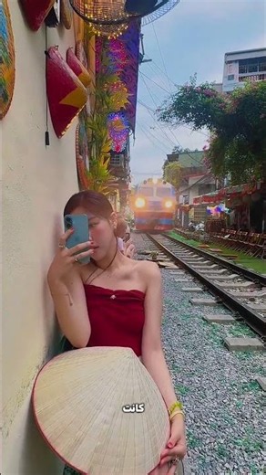 She was taking a picture next to the train… and the wind swept her towards death! 😱🚆