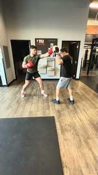 I did a boxing class with no experience… here’s how it went 🥊🥊 #boxing #boxingtraining