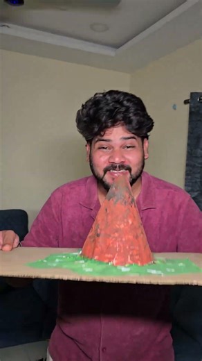 Kaaya makes Dry Ice Volcano!