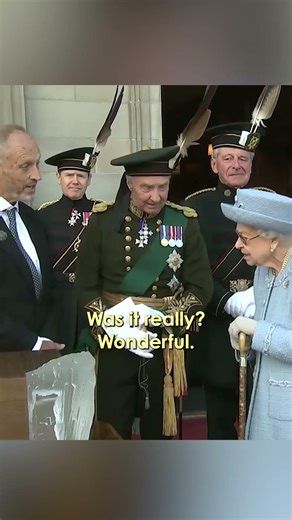Queen Makes Officers Laugh 😂 | Surprise Appearance