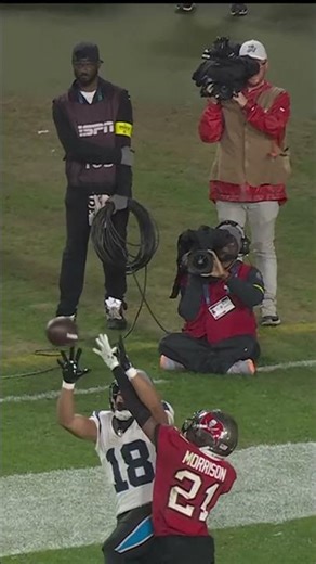 one-score game thanks to this Jalen Coker grab 👀