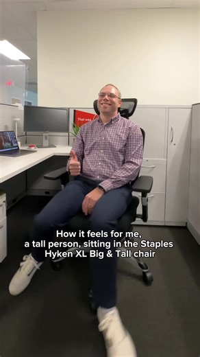 Staples on Instagram: "Sometimes it’s the little things that make a BIG difference. Shop the Hyken XL Big & Tall chair now at Staples! ✅13 total adjustments to personalize your experience ✅ Extra width, a reinforced base and cushioned, layered foam seat ✅ 3 recline locking positions and adjustable lumbar height for optimal support ✅ Designed for individuals over 6-ft tall and up to 400 pounds #homeoffice #officechair #StaplesFinds"