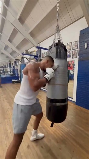 BOXING EXPERTS DISAGREE OVER AJ — Can He Reach the Top Again?