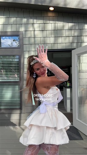 Bachelorette Party: Tacky Prom Dance Night