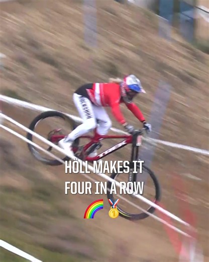 4️⃣ titles and counting! 😮‍💨 A truly incredible streak by Vali Höll at the Women Elite UCI #Downhill World Championships. 🌈 How far can she go? 👊 #Valais2025 | UCI Mountain Bike