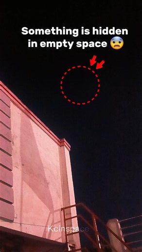 This is 4,390,000,000 km away 🤯🛸