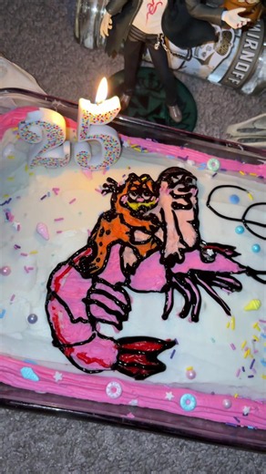 Every year gets harder. #garfield #petergriffin #shrimp #birthdaygirl #cake